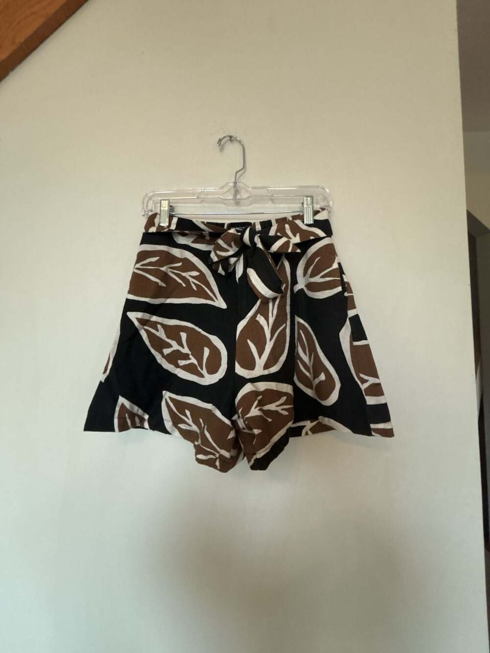 Who What Wear Women's Leaf Print Tie Front High-Waist Relaxed Shorts